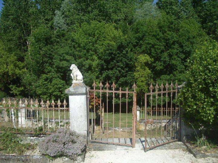 Chateau Sainte-Marie Dompierre-sur-Charente Bagian luar foto