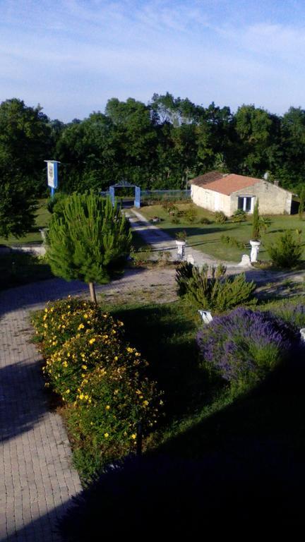Chateau Sainte-Marie Dompierre-sur-Charente Bagian luar foto