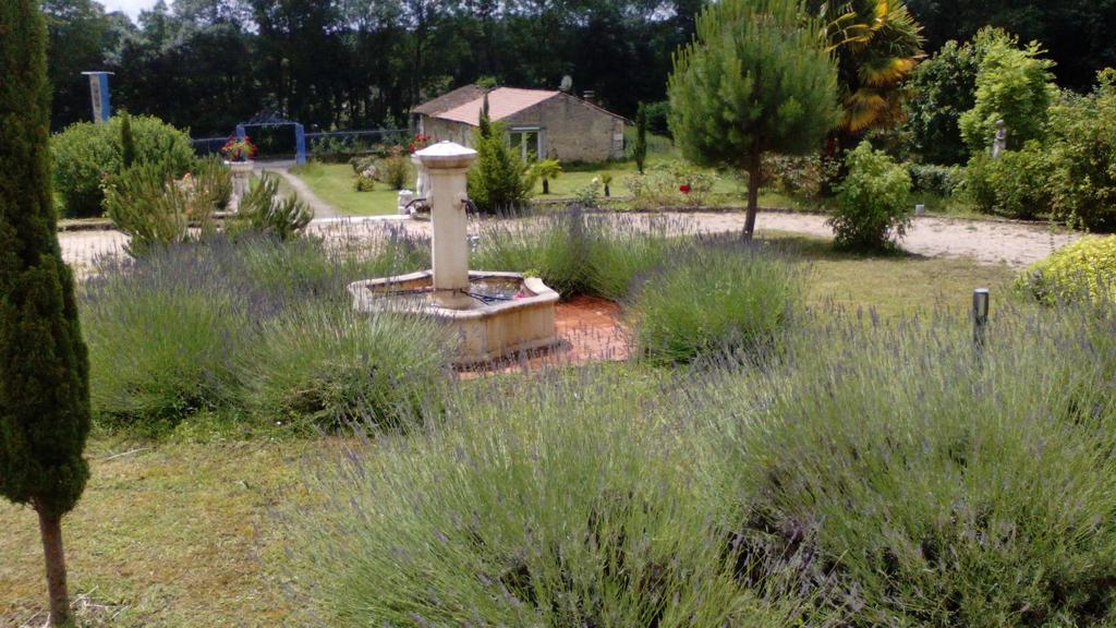 Chateau Sainte-Marie Dompierre-sur-Charente Bagian luar foto