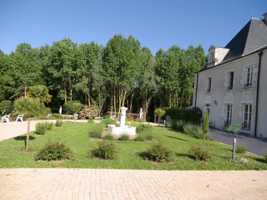 Chateau Sainte-Marie Dompierre-sur-Charente Bagian luar foto